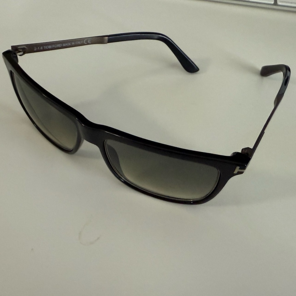 TOM FORD Karlie T392. Black frame with blue gradient shades. - Picture 12 of 12